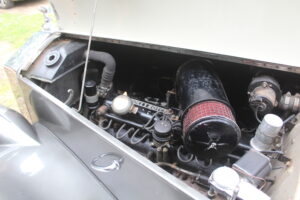 Rolls Royce Silver Dawn view into engine bay.